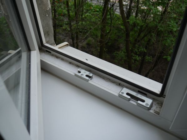 Cost of Crank Window Repair in Gaithersburg