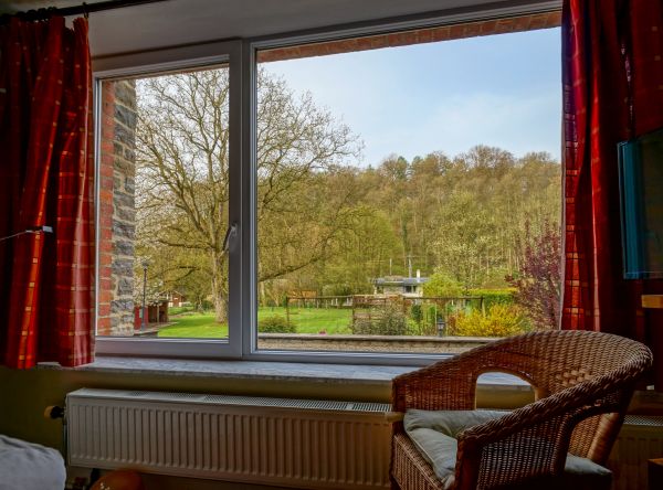 Cost of Fiberglass Window Repair in Gaithersburg
